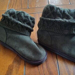 Muk Luks Green Ankle Boots with Knit Cuff